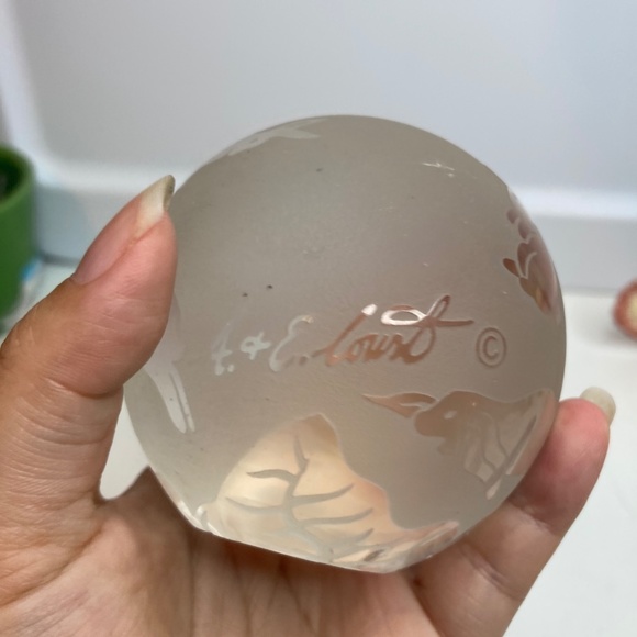 1993 Arthur Court Etched Frosted Glass Bunny Rabbit Paperweight - Picture 3 of 7